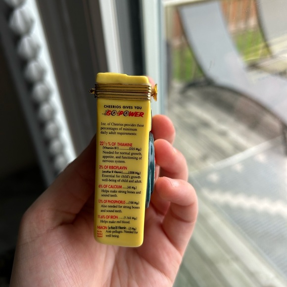 ANTIQUE | Franklin Mint Cheerios porcelain box - Picture 3 of 7